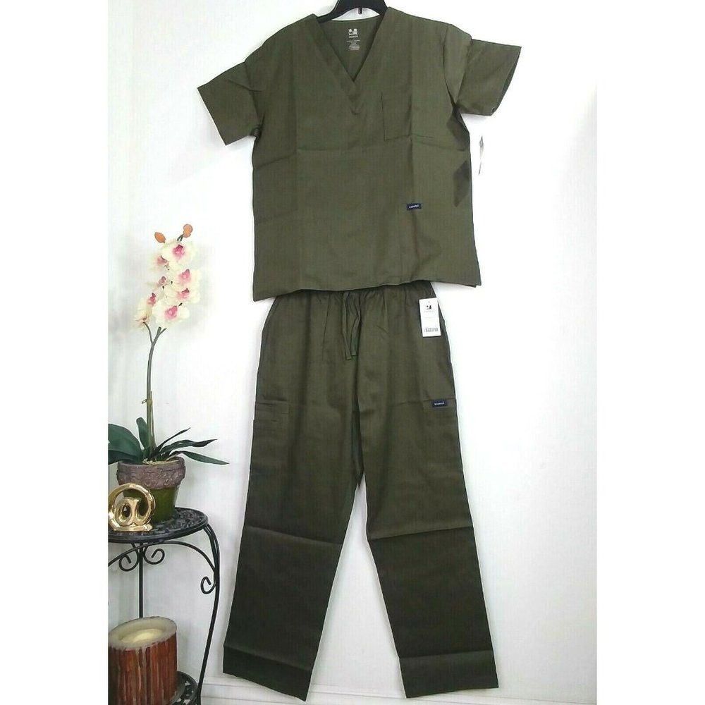 Scrubs Set Medical Uniform Unisex Size L (Runs Big See Description)